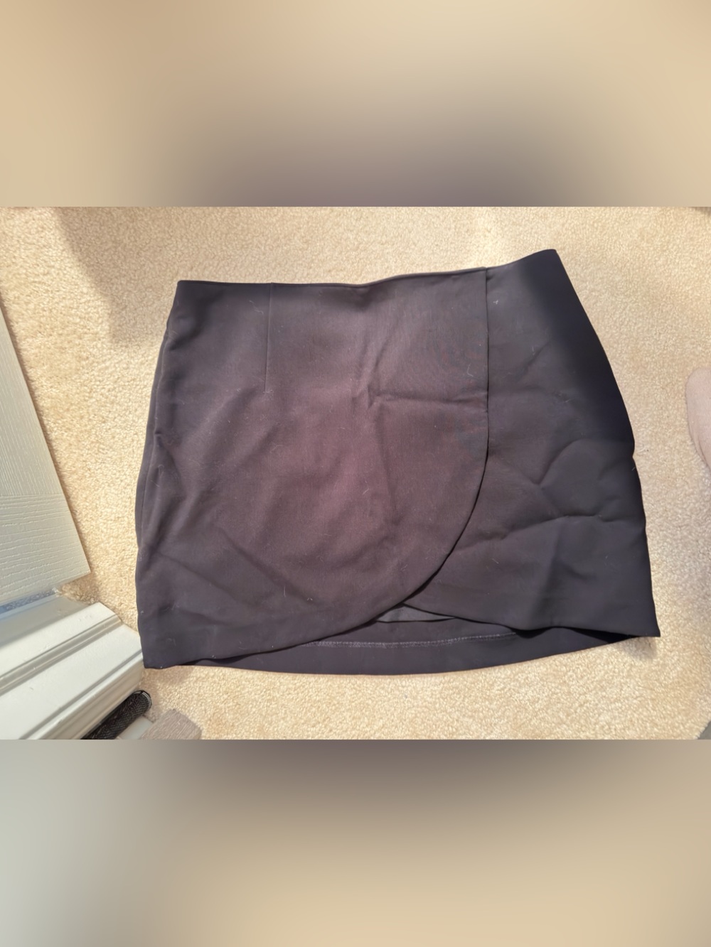 Express Women's Black Tulip Hem Mini Skirt